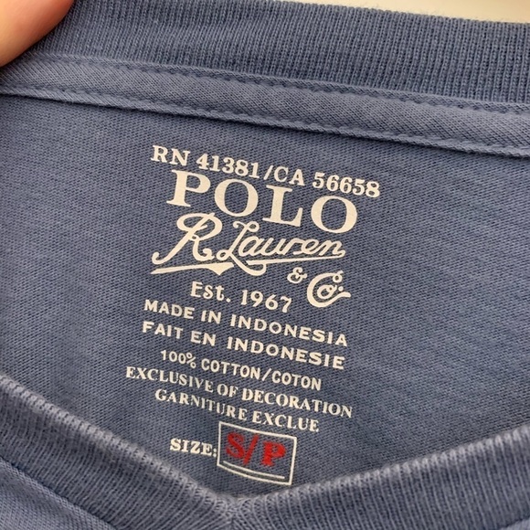 NWOT Men’s V-Neck Denim Blue Polo Logo Tshirt Minimalist Tennis Preppy Classic S - Picture 4 of 6